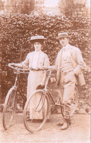 Gent with his 1905 Ariel